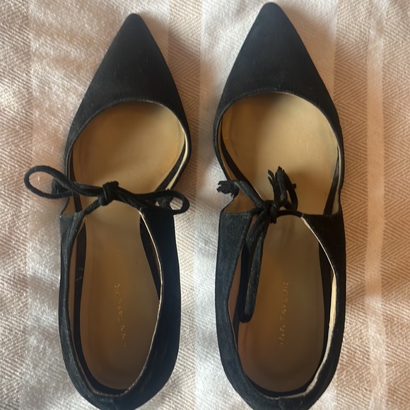 Ann Taylor 9 black suede heels - Picture 2 of 5